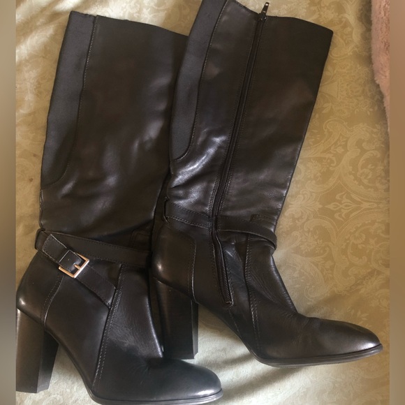 Ladies black leather boots, size 9  US - Picture 1 of 10